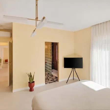 Apartment Elegant 2br A Few Steps From Centre *
