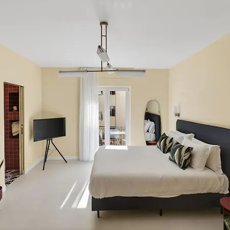 Apartment Elegant 2br A Few Steps From Centre