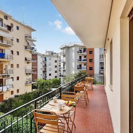 Elegant 2br A Few Steps From Centre Apartment *